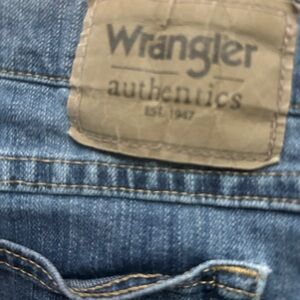 Wrangler Authentic Blue Jeans size 48x30